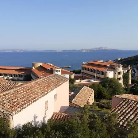 Baia Sardinia, A Bird's View In September Apartamento